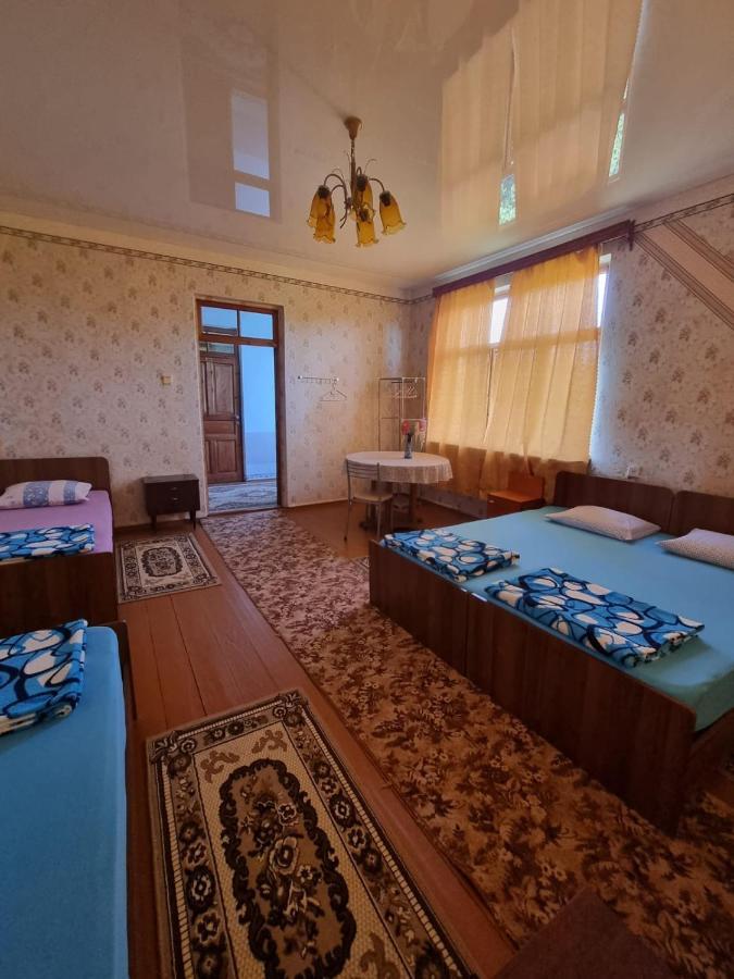 Гостевой дом у Олега Золотой берег Гудаута Экстерьер фото